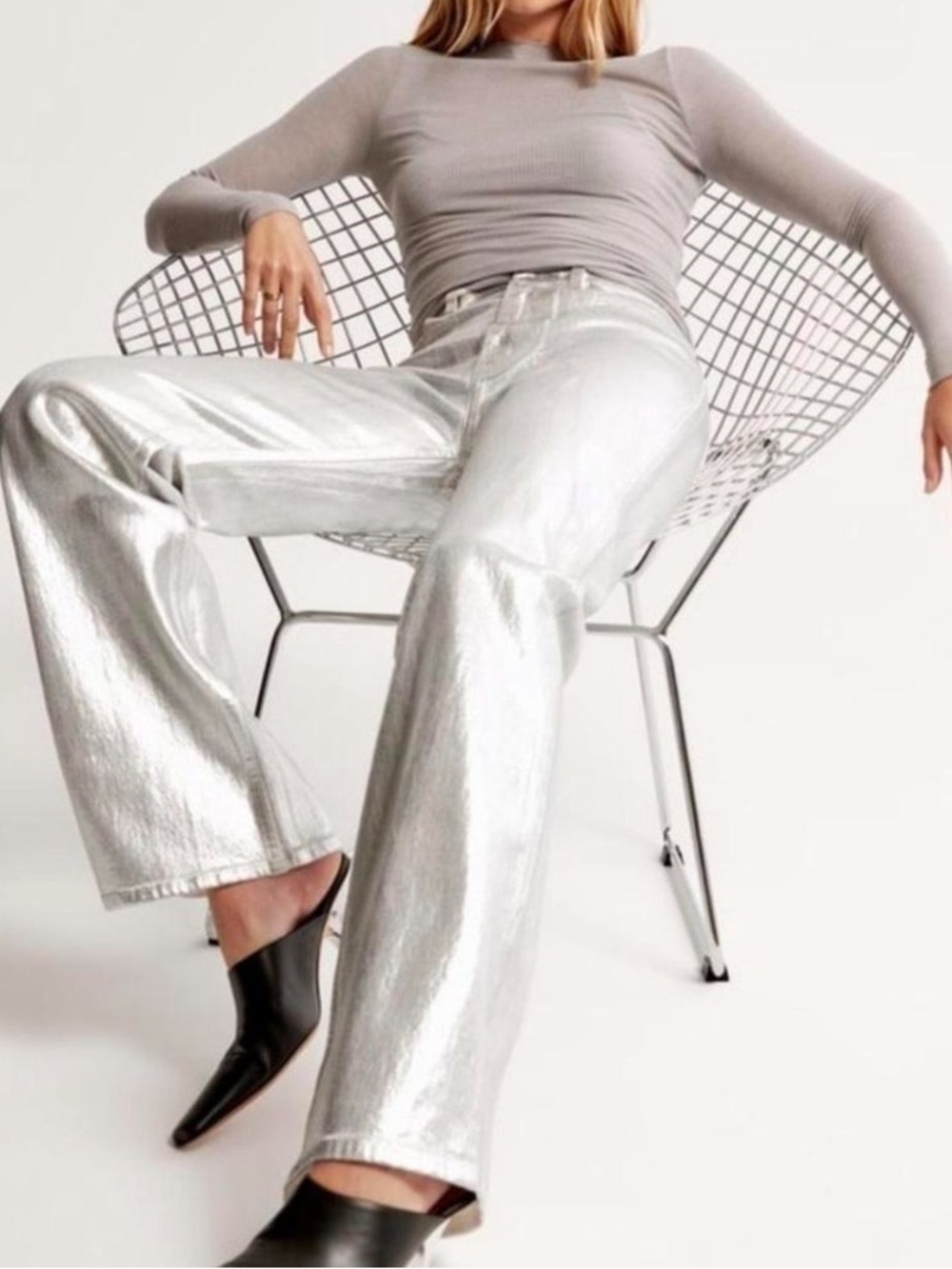 Abercrombie & Fitch Relaxed High Rise Straight Silver Metallic Jeans 2/26 NWT